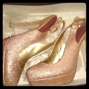 Madden girl Sookiee gold glitter heels 8 1/2m